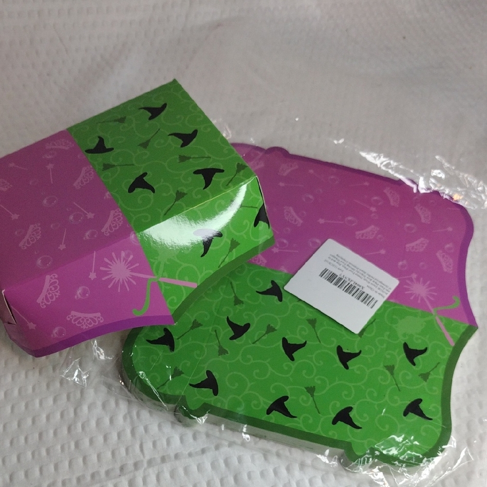Purple and Green Decorative Wicked Paper Boats For Food/Plates - Picture 1 of 6